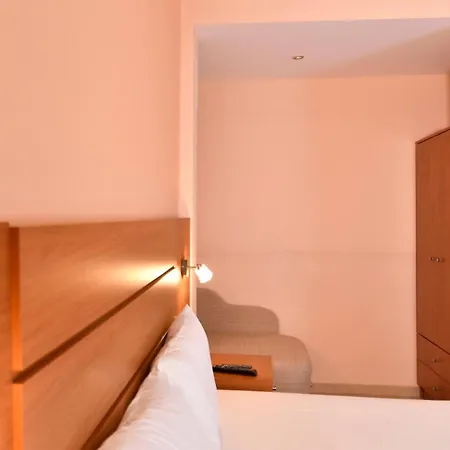 מלון דירות Aggelos *