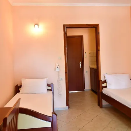 Aggelos Aparthotel *
