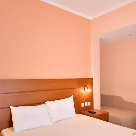 מלון דירות Aggelos *