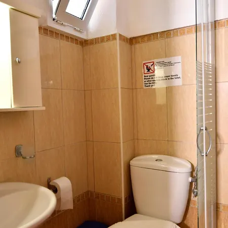 Aggelos Aparthotel *