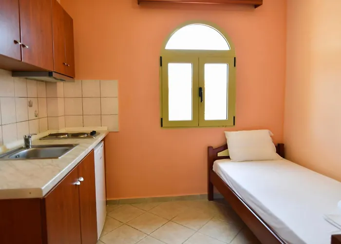 アパートホテル Aggelos トロニ